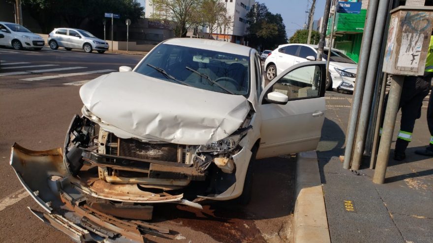 Veículos se envolvem em colisões no Centro de Cascavel