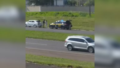 Imagem referente a PM de Cascavel presa com 29 quilos de cocaína estava com arma da PM e bloco de multas