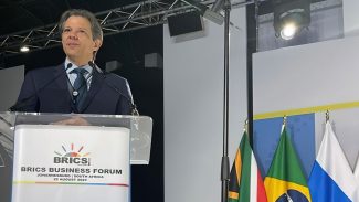 Haddad pede diversificação da indústria no mundo
