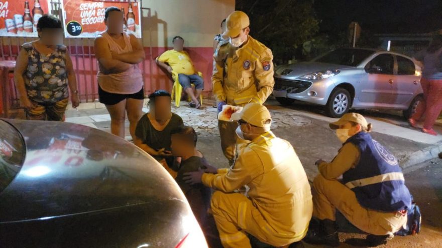 Homem sofre acidente e corte na cabeça, mas recusa ser levado ao hospital