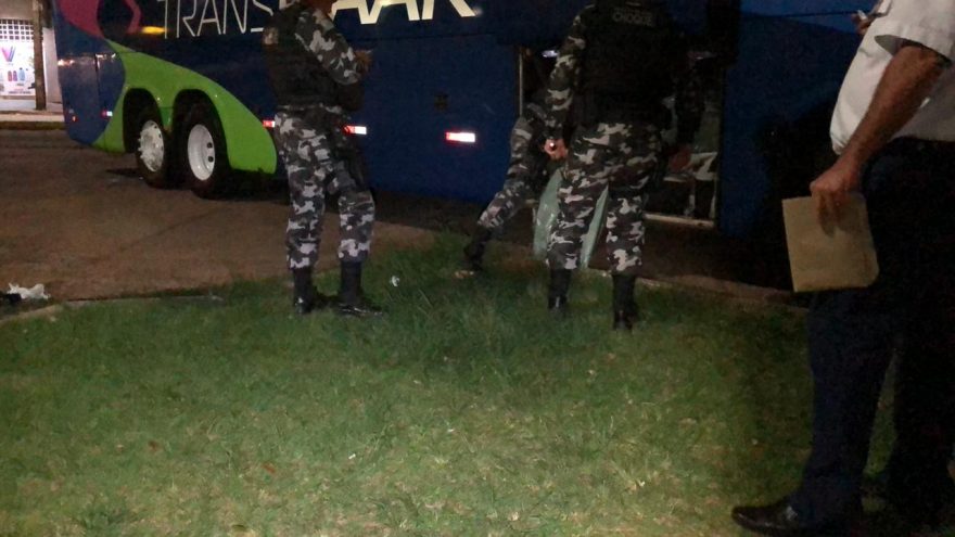 Choque vistoria ônibus na Rodoviária em busca de contrabando e drogas