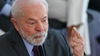 Brasil quer contribuir para paz justa e duradoura na Ucrânia, diz Lula