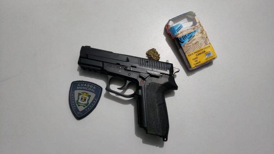 Homem puxa arma e ameaça servidores no restaurante do Provopar no Interlagos
