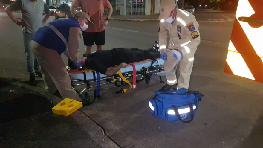 Duas pessoas ficam feridas em acidente na Rua Jacarezinho no São Cristóvão