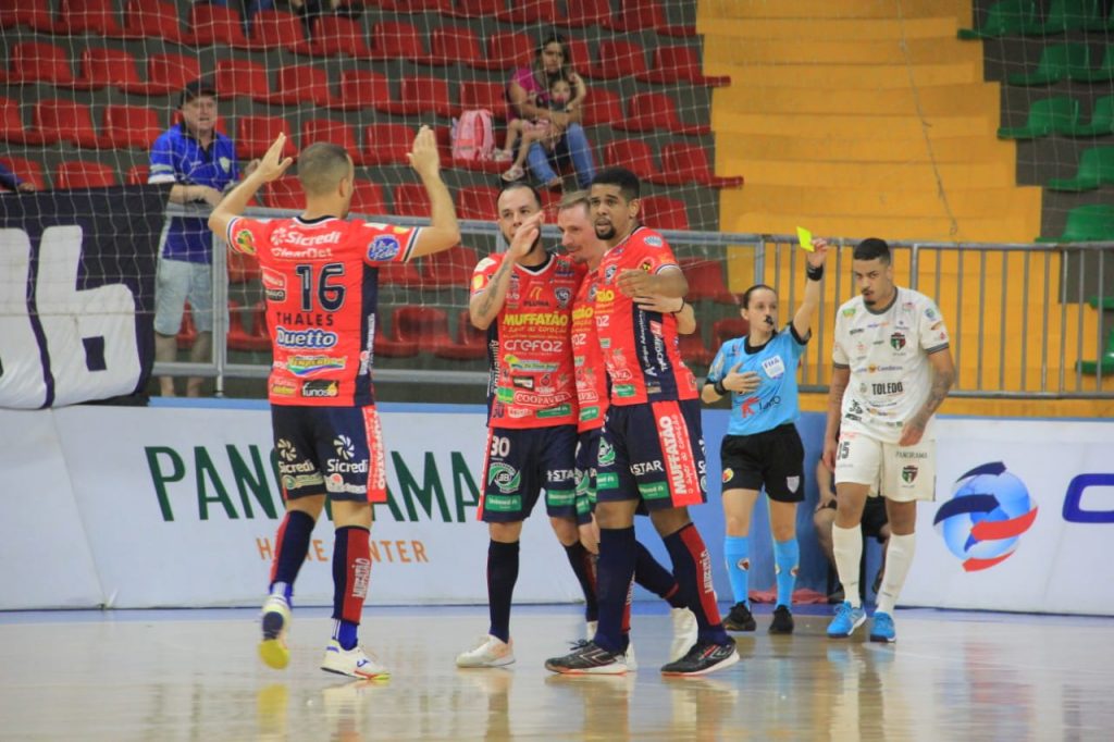 Cascavel Futsal vence em Toledo e segue líder do grupo na Série Ouro