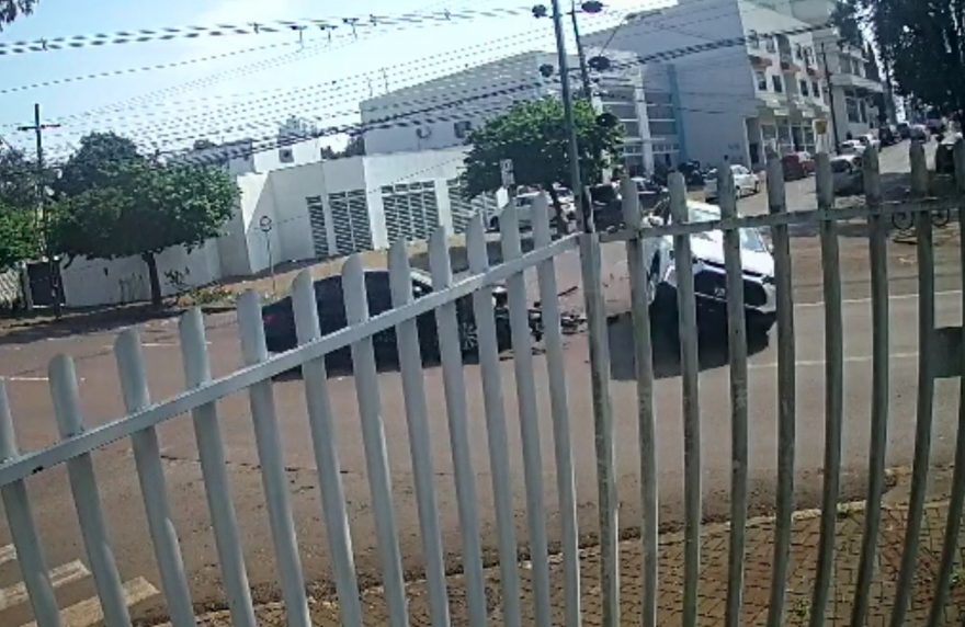 Vídeo mostra momento em que Tracker capota após colisão com Virtus