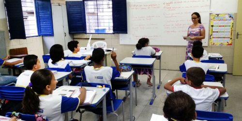 Imagem referente a Senado aprova política de qualidade de vida para educadores