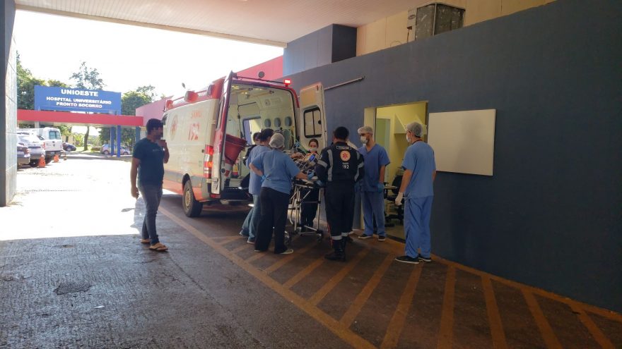 Homem fica em estado grave após colisão na PR-180