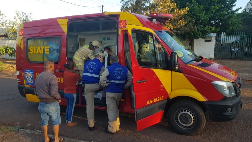 Homem fratura dois dentes ao cair de bicicleta na Rua Leônidas Fagundes no Claudete