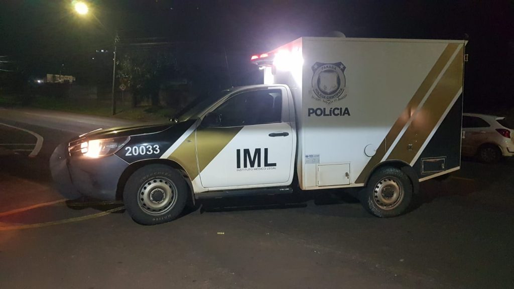 Homem é encontrado enforcado nos fundos de residência