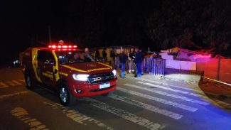 Moradores saem de casas para verificarem briga generalizada e dois são baleados, um morre