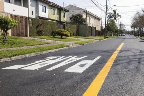 Com obras de manutenção do asfalto, Prefeitura de Curitiba mantém o zelo nos bairros Imagem referente a Com obras de manutenção do asfalto, Prefeitura de Curitiba mantém o zelo nos bairros