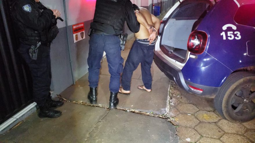 Homem é preso pela GM ao descumprir medidas protetivas contra a filha e a ex-companheira