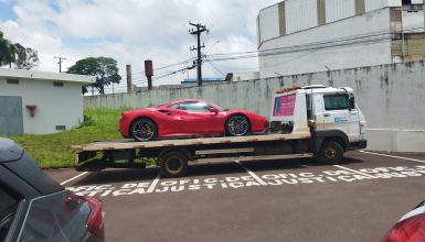 Imagem referente a Justiça ordena o bloqueio e a apreensão de Ferrari de empresário em Cascavel