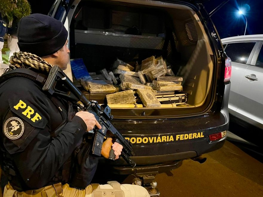 PRF apreende quase 50 quilos de cocaína na BR-277