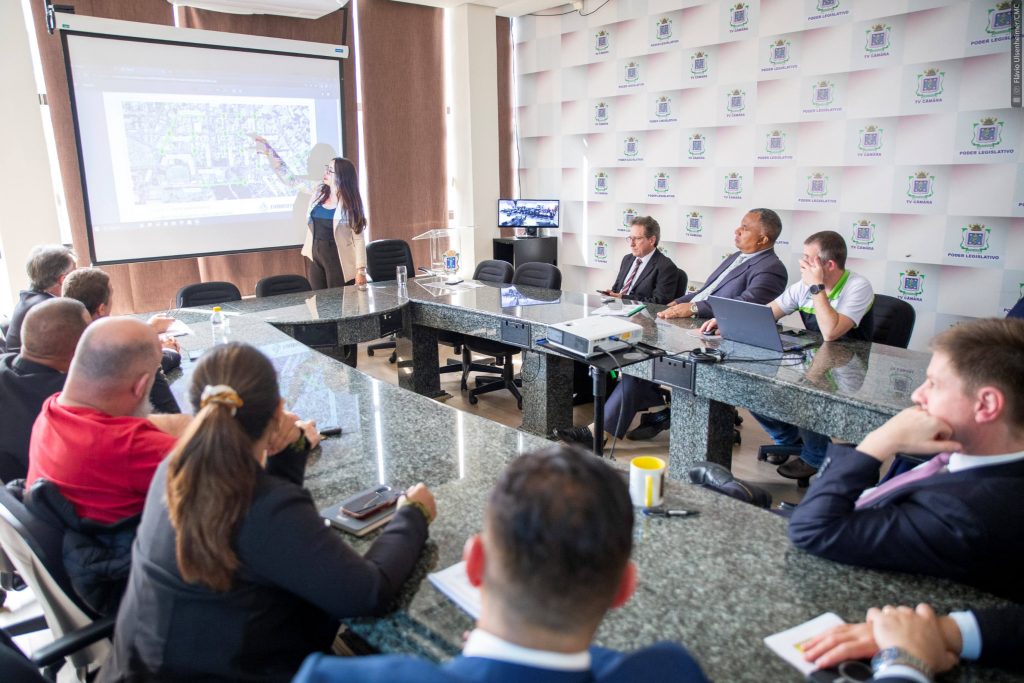 Presidente da Transitar explica a vereadores as mudanças no tráfego da região central