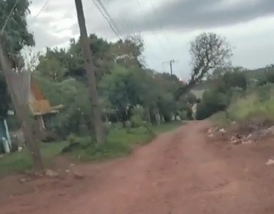 Internauta reclama de ruas sem asfalto no Lago Azul