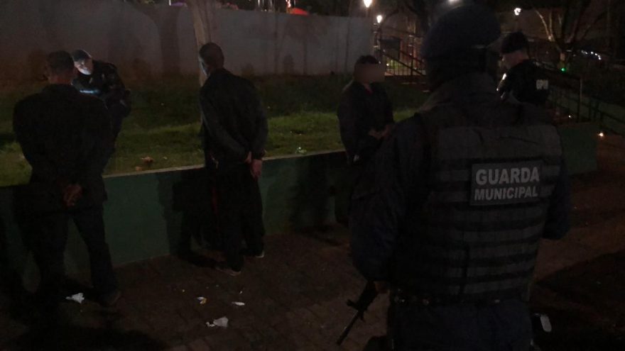 Guarda Municipal realiza abordagens no entorno da Praça Wilson Joffre