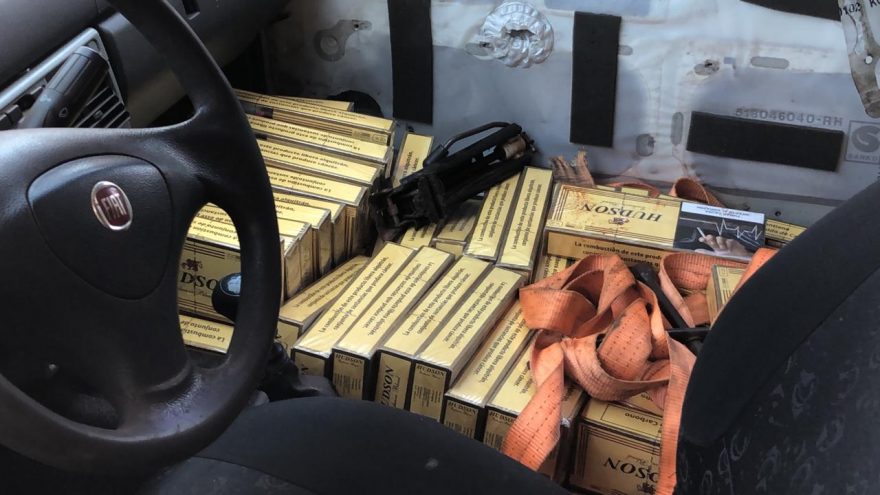 Em patrulhamento, helicóptero Falcão da PM auxilia em apreensão de cigarros