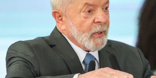 Dilma merece pedido de desculpas por impeachment, diz Lula Imagem referente a Dilma merece pedido de desculpas por impeachment, diz Lula