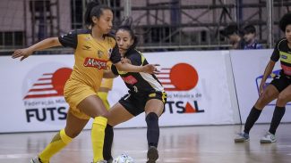 Futsal abre portas e fomenta o futebol de meninas e mulheres no Brasil