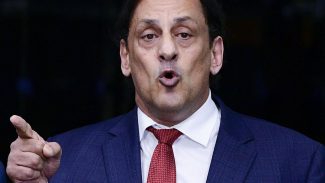 Após depor, Wassef diz que é vítima de perseguição