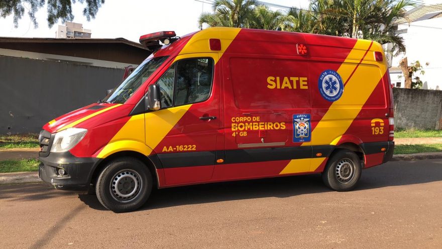 Idoso tropeça, bate a cabeça e precisa ser atendido pelo Siate