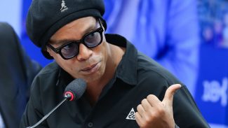 Ronaldinho Gaúcho nega ser dono de empresa de criptomoedas