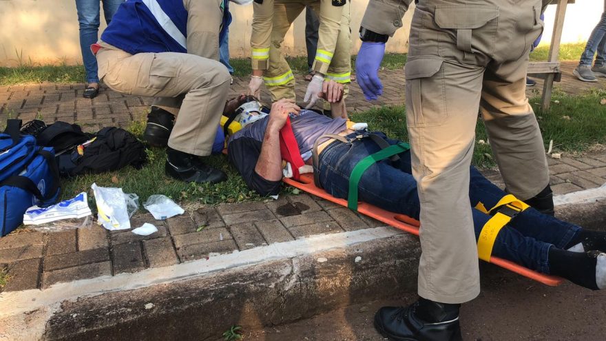 Motociclista sofre vários ferimentos em acidente no Parque São Paulo