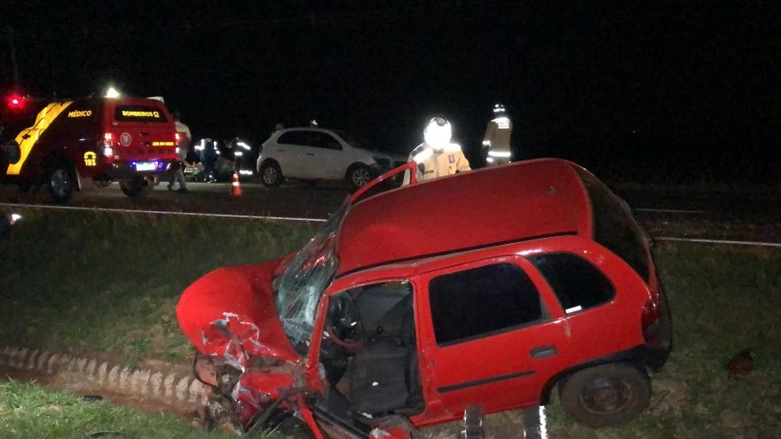 Veículo na contramão em trecho duplicado da BR-277 causa colisão frontal