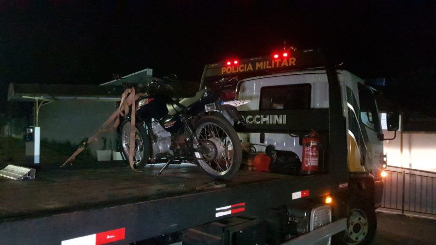 Adolescente é apreendido ao fugir da PM conduzindo motocicleta, em Santa Tereza do Oeste
