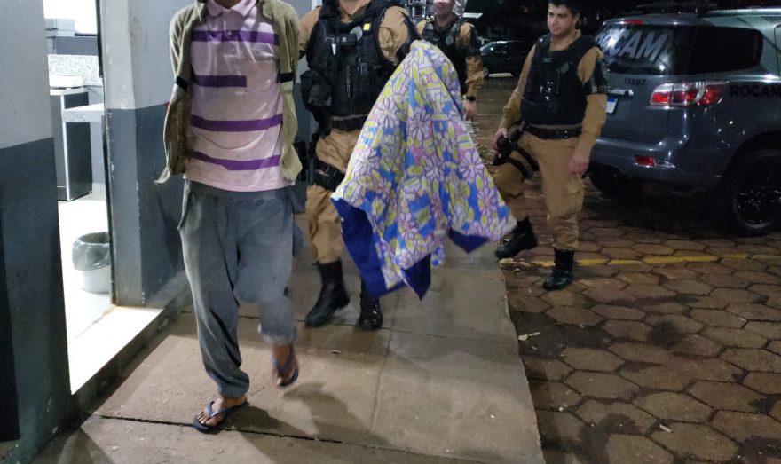 Rocam cumpre mandado de prisão na Praça do Migrante