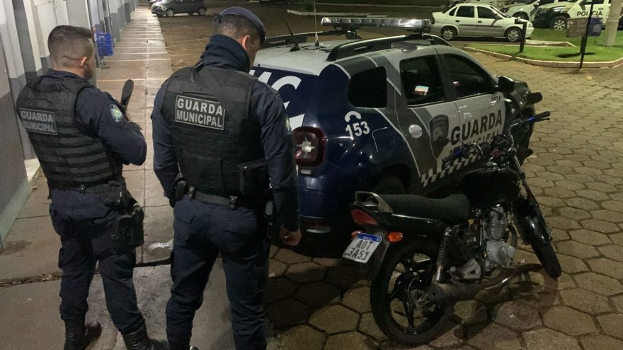 Guarda Municipal recupera motocicleta com indicativo de furto