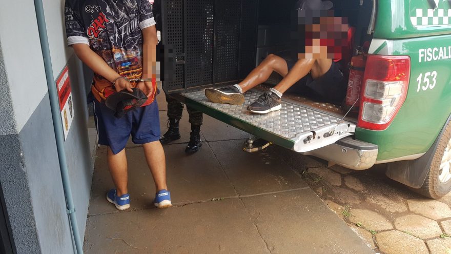 Trio é detido com carro roubado no Santa Felicidade
