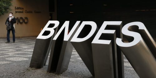 Imagem referente a BNDES e Cepal assinam parceria para desenvolvimento de pesquisas