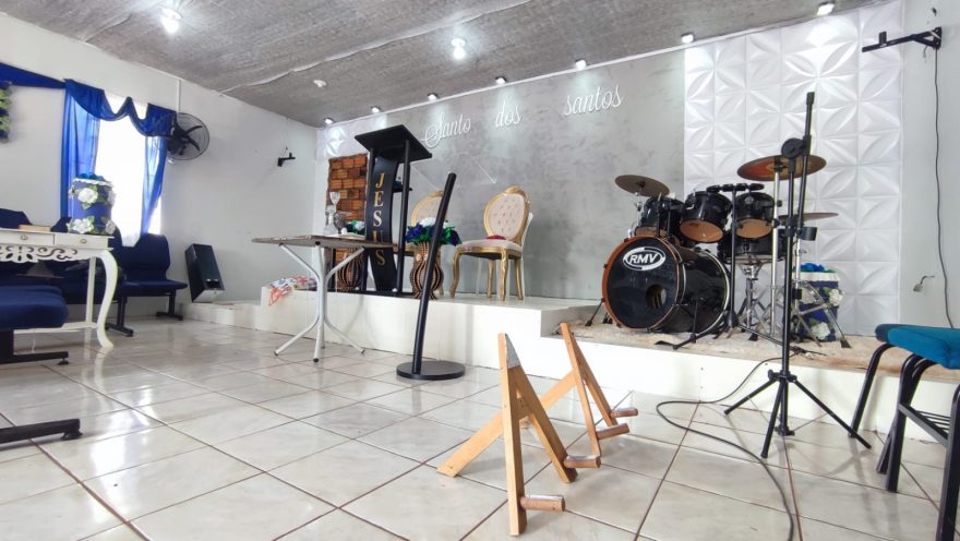 Ladrões fazem a limpa em igreja no Interlagos
