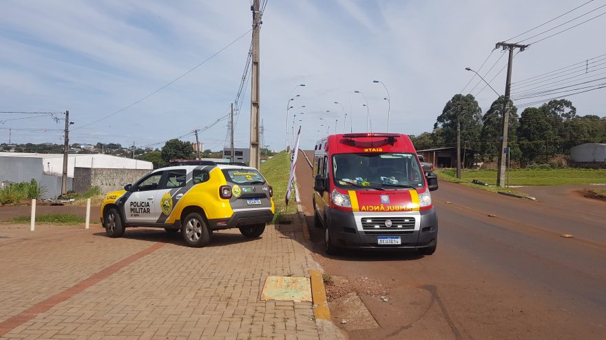 Mulher é socorrida no viaduto da Avenida Piquiri, no Brasmadeira