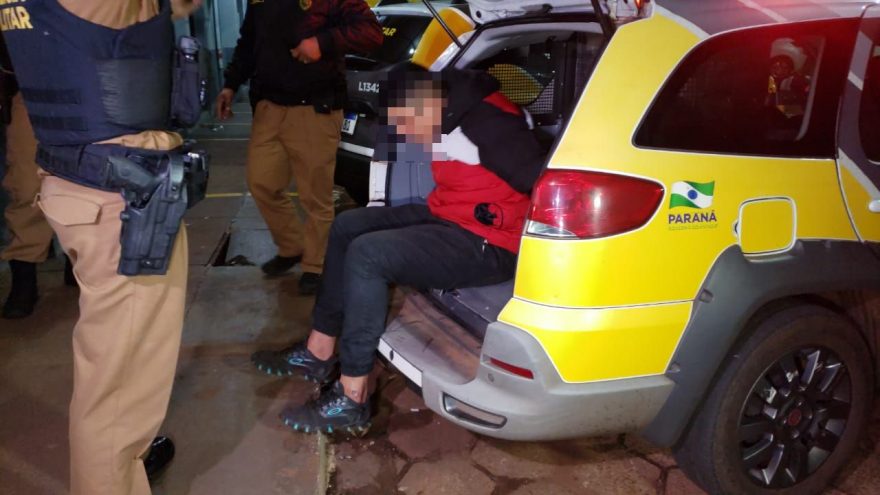 Viajando para Florianópolis, adolescente é apreendido com oito quilos de maconha em bagagem