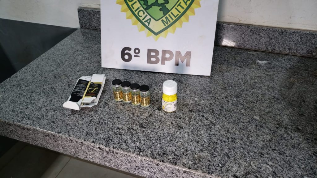 Conhece o dono? anabolizantes “perdidos” no banheiro da rodoviária são apreendidos pela PM