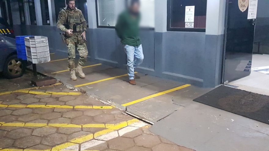 PRF recupera Hilux com alerta de roubo e prende suspeito na rodovia BR-277