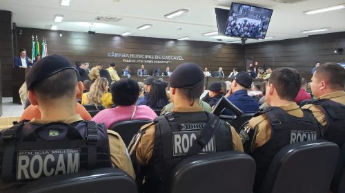 Militares são homenageados na Câmara de Vereadores de Cascavel Imagem referente a Militares são homenageados na Câmara de Vereadores de Cascavel