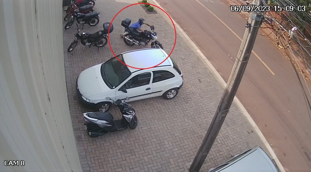 Suspeito de furtar motocicleta na Vila Tolentino é flagrado por câmera
