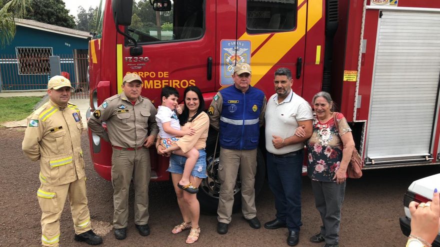 Criança ganha festa com o tema “Corpo de Bombeiros”