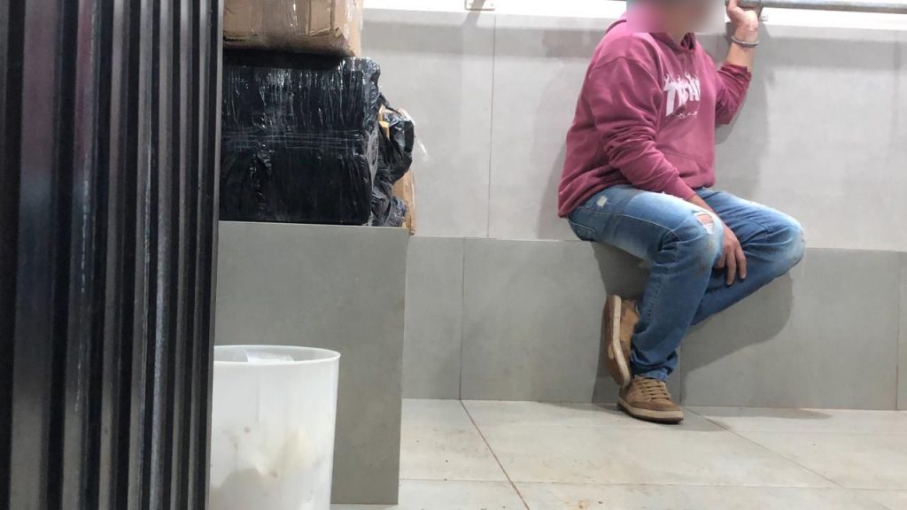 Homem tenta fugir da PM, mas é detido com 165 kg de maconha ao invadir aeroporto e colidir em hangar