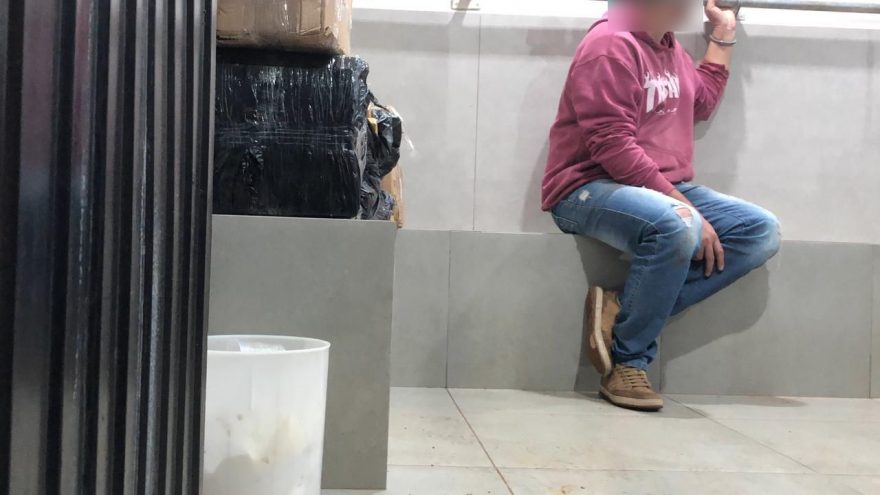 Homem tenta fugir da PM, mas é detido com 165 kg de maconha ao invadir aeroporto e colidir em hangar