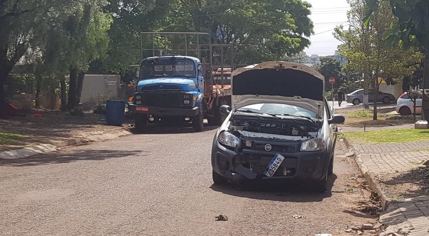 Motociclista fica ferido em acidente de trânsito na rua Paris