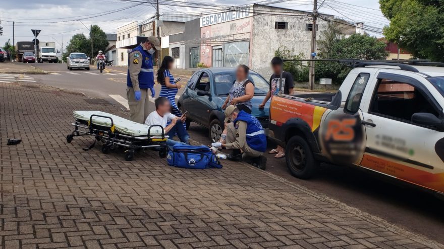 Motociclista fica ferido após colisão traseira na rua Paraná