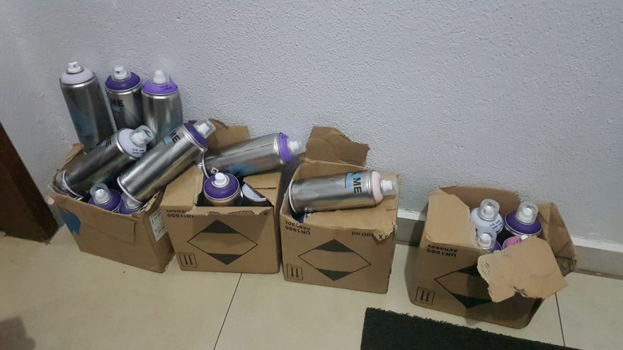 Polícia apreende sprays de tinta após igreja ser vandalizada