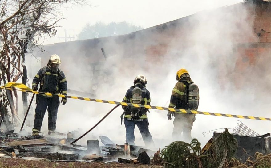 Depósito é totalmente destruído por incêndio no Cascavel Velho