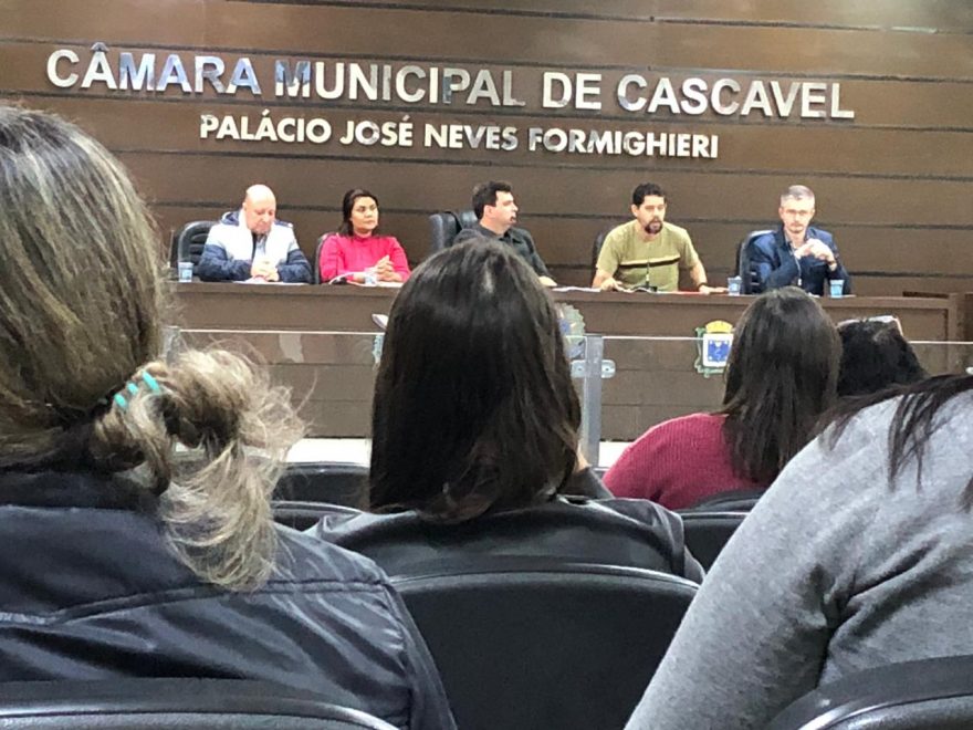 Reunião discute o piso da enfermagem e plano de cargos na Câmara de Cascavel